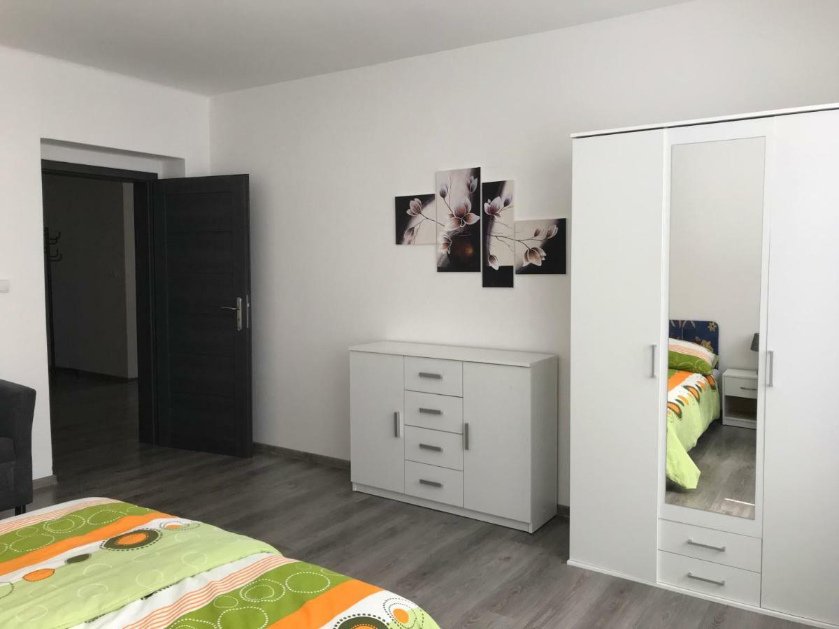 Royal Apartment การ์โลวีวารี ภายนอก รูปภาพ